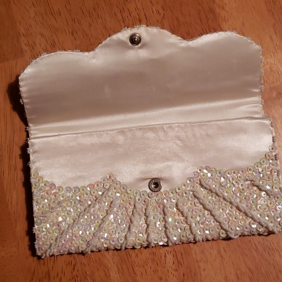 VINTAGE Clutch - Picture 3 of 5